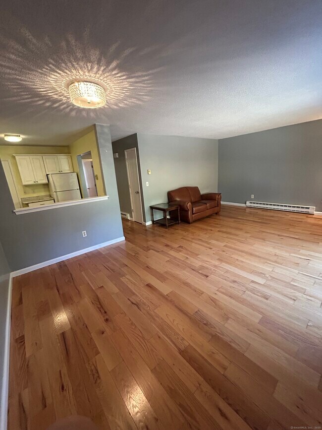 Building Photo - 87 Wellington Dr