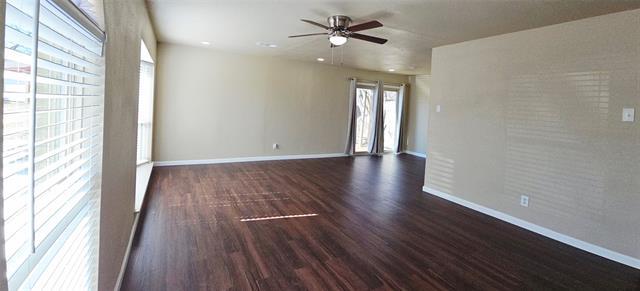 Building Photo - 1010 La Fontana