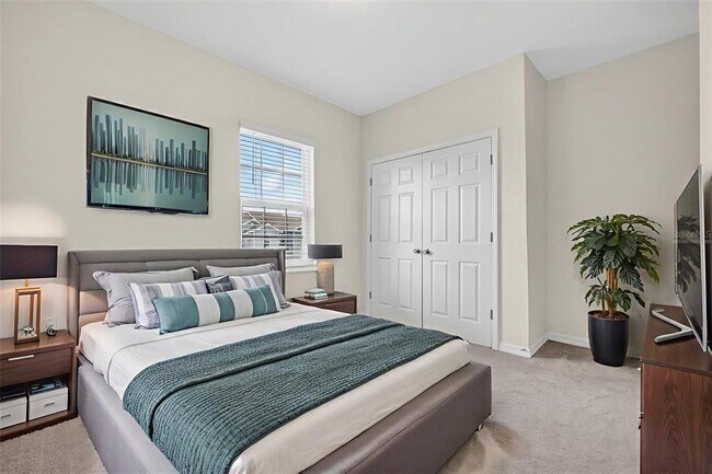 Building Photo - 1325 Stockwell Ave