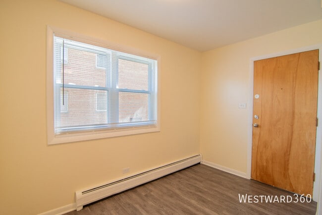 Building Photo - 9654 Golf Terrace