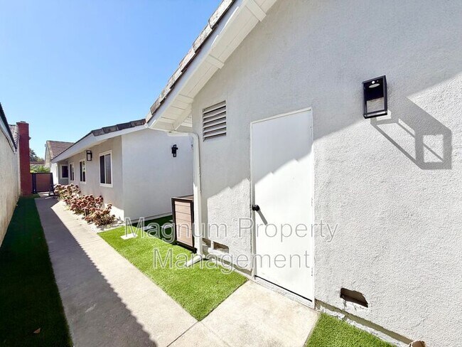 Building Photo - 21676 Superior Ln