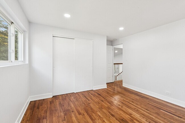 Building Photo - 26 N Craig Pl