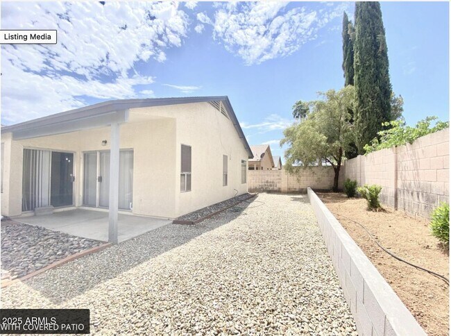 Building Photo - 3052 E Siesta Ln