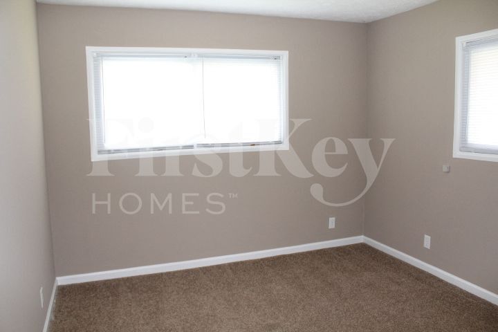 Building Photo - 243 Tracy Rd