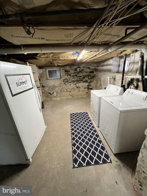 Building Photo - 429 S 9th St