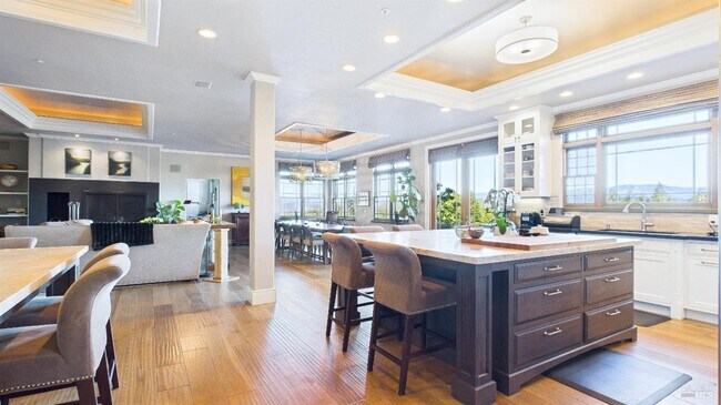 Building Photo - 3225 W Dry Creek Rd