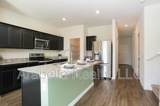 Building Photo - 5105 Hydra