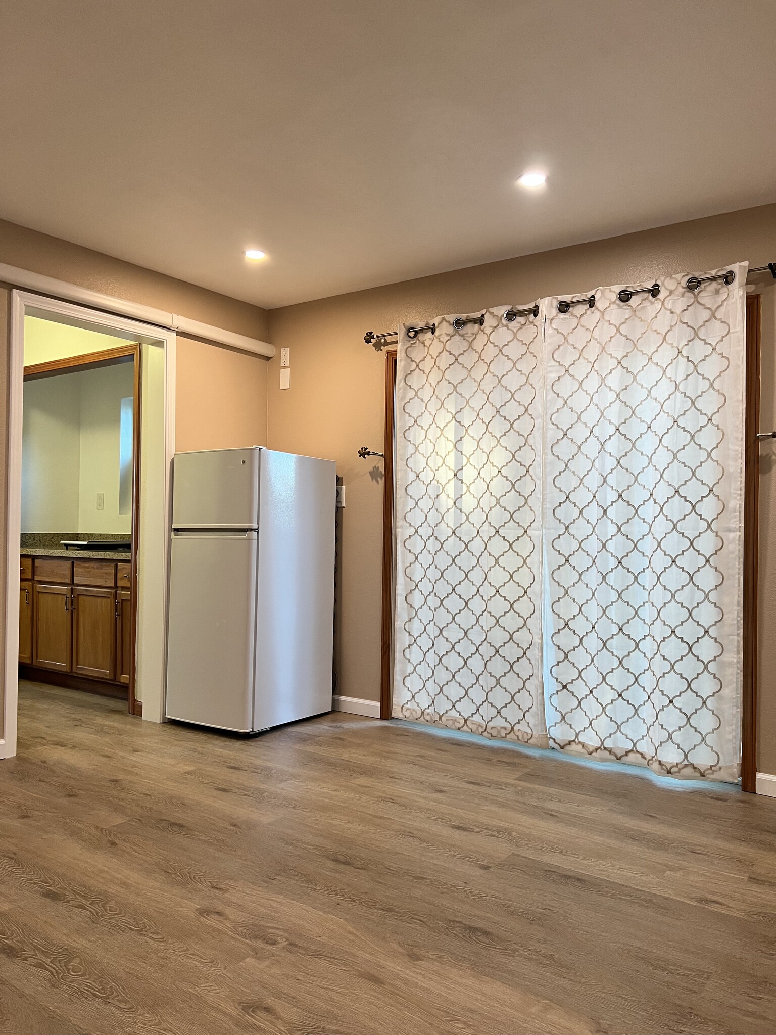 Building Photo - 1871 Peach Pl