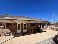 Building Photo - 2695 W Chestnut St