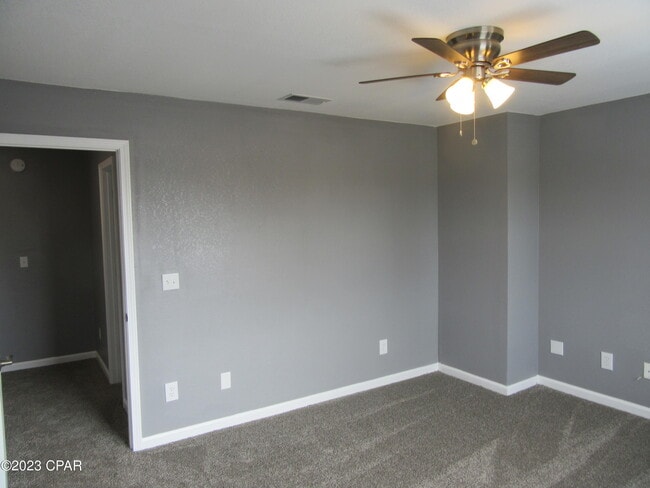 Building Photo - 134 Parker Village Cir