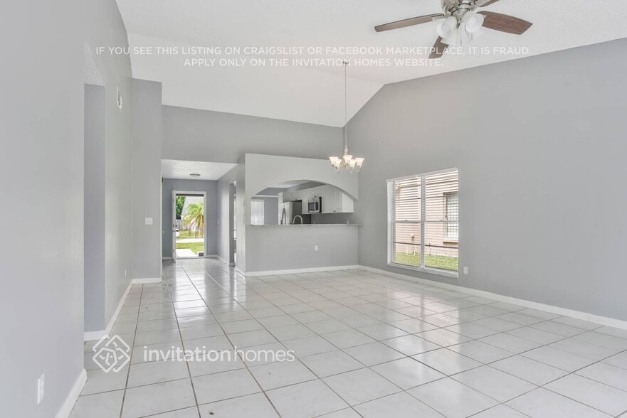 Building Photo - 8252 Cascade Oaks Dr