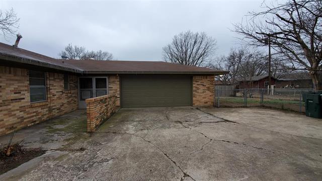 Building Photo - 1108 S Valentine Dr