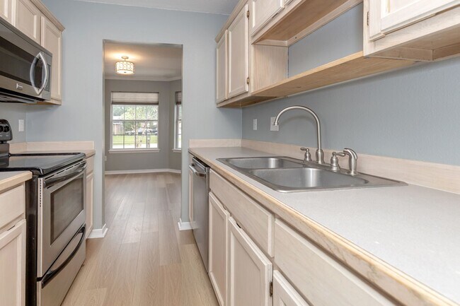 Building Photo - 602 Ronda Ln