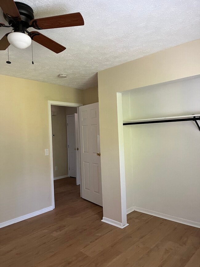Building Photo - 1540 Burcham Dr