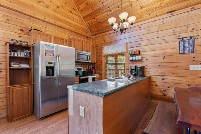 Building Photo - 1844 Trout Way