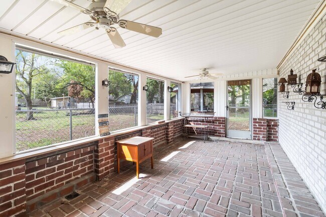 Building Photo - 9410 7th Ave