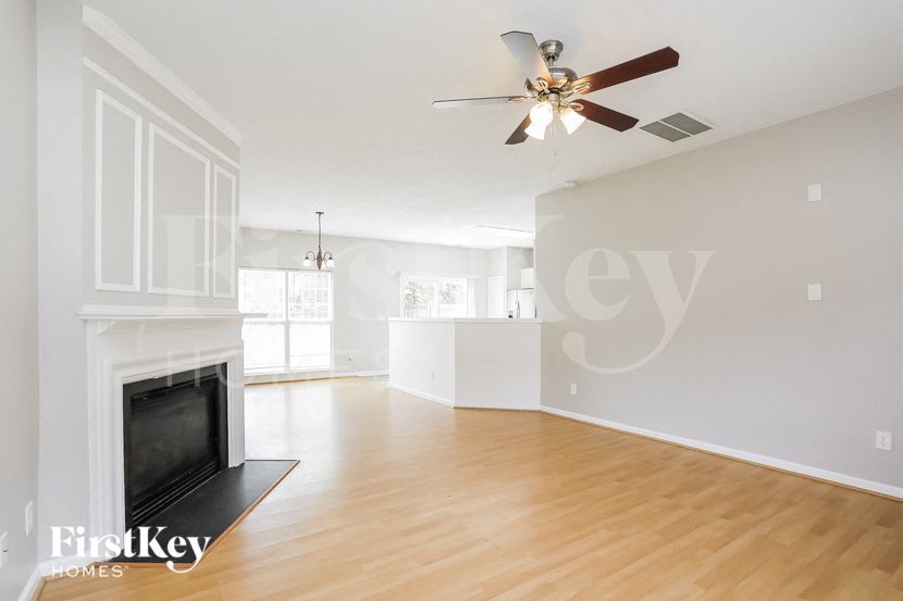 Building Photo - 5521 Scenic Brook Ln