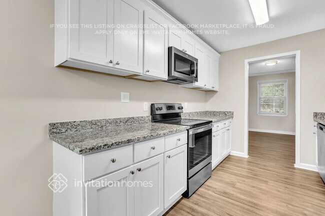 Building Photo - 6445 Tahoe Dr