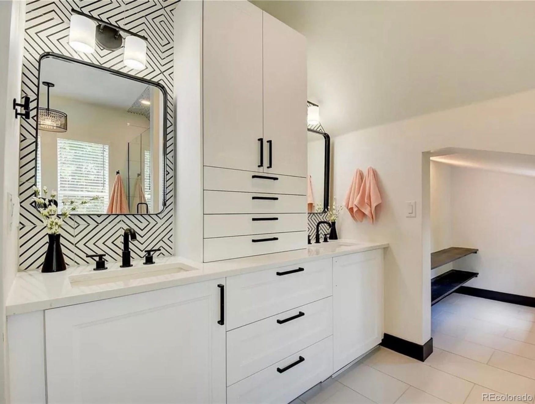 Building Photo - 2126 Grove St