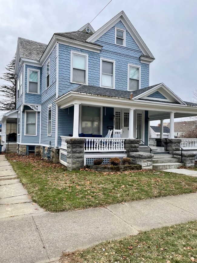 Building Photo - 268 Guy Park Ave