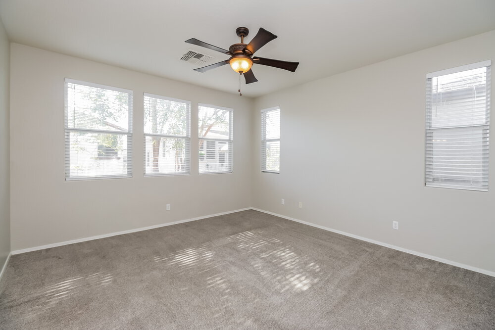 Building Photo - 1303 E Julian Dr
