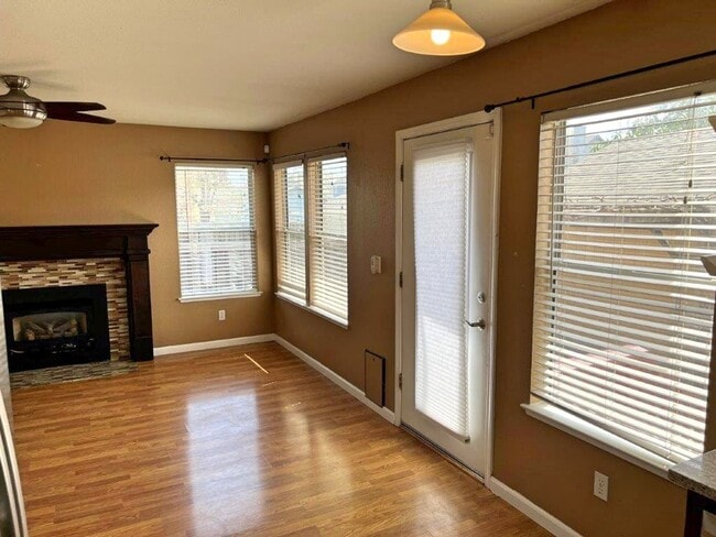 Building Photo - Modern 4 Bedroom 3 Bath Close to Marina Suisun City *Star Rentals