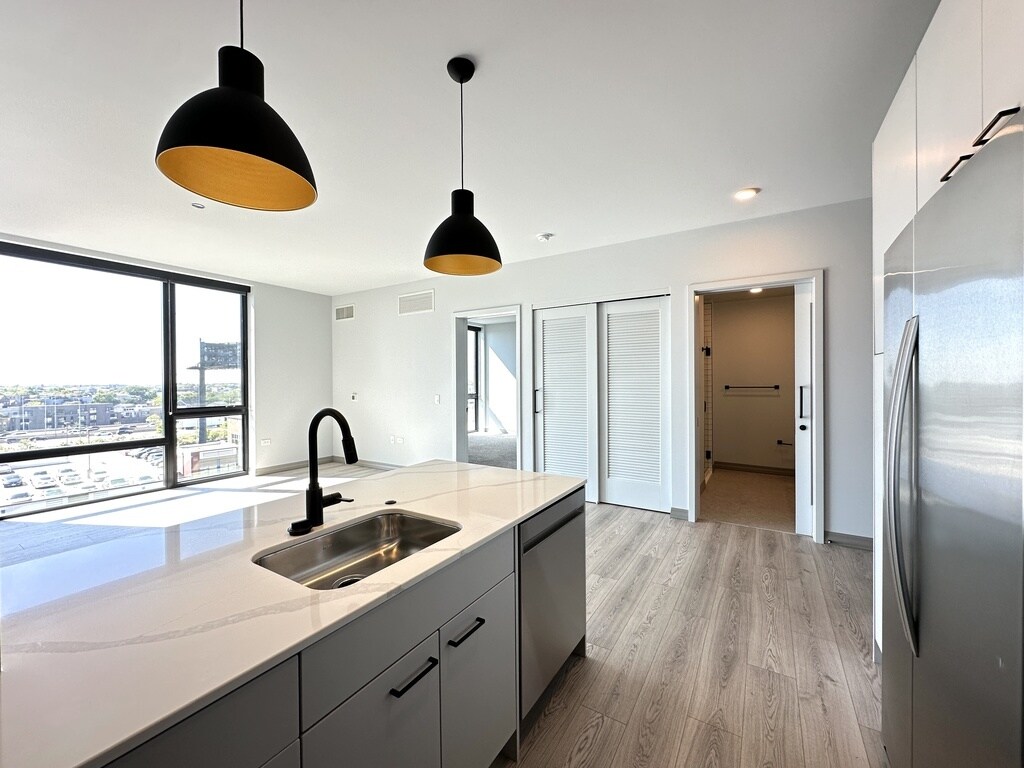 Building Photo - 2155 N Elston Ave