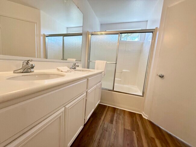 Building Photo - 1304 Thunder Springs Dr