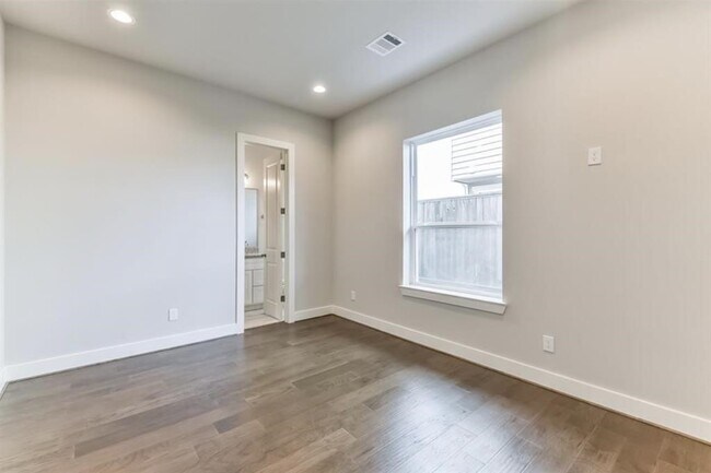 Building Photo - 10915 Brookeshire Chase Ln