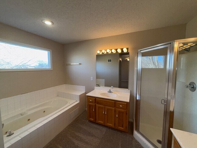 Building Photo - 8619 N McDonald Ave