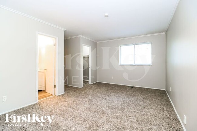 Building Photo - 12040 Maidstone Ct