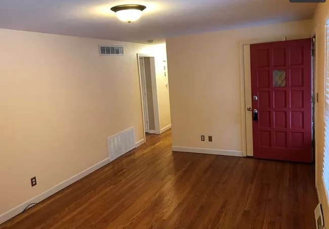 Building Photo - 2222 W 74th Terrace