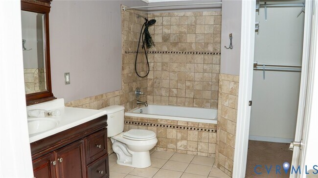 Building Photo - 2731 Parkdale Rd