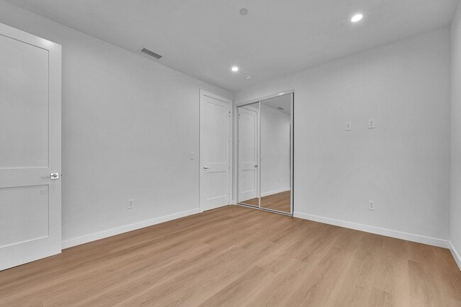 Building Photo - Modern Brand new 5-Bedroom Home for Lease ...
