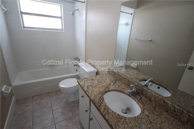 Building Photo - 1330 W Fowler Dr