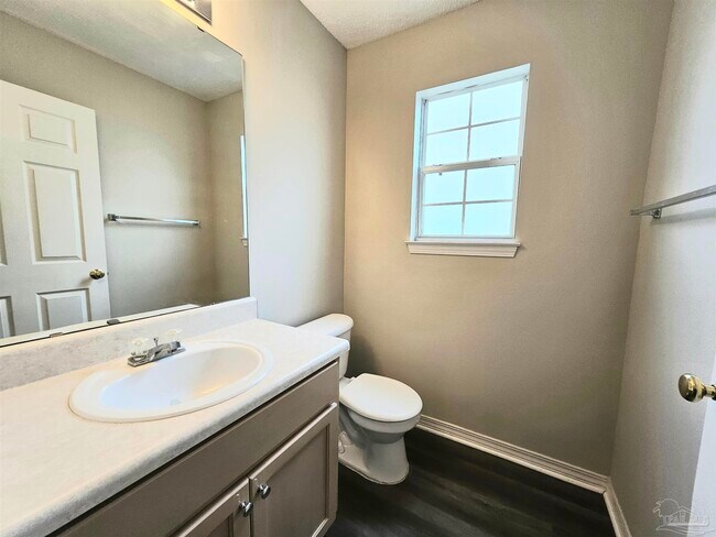 Building Photo - 3331 Two Sisters Wy