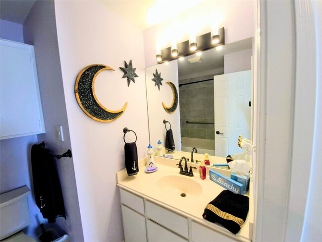 Building Photo - 1122 Makatea St