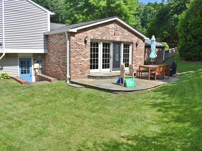 Building Photo - 8097 Winding Way Ct