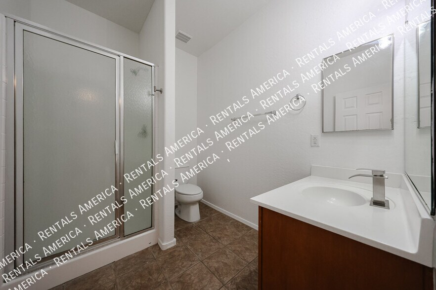 Building Photo - 1295 E Leaf Rd