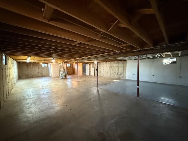 Building Photo - Gorgeous Remodeled 3-Bedroom Home in Lakewood!!