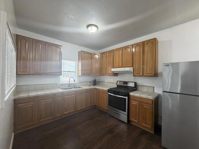 Building Photo - 2340 Alisal Rd