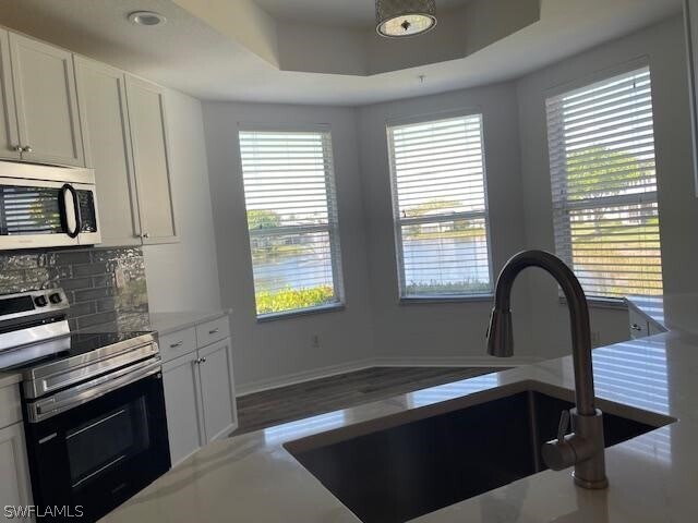 Building Photo - 3610 Lansing Loop