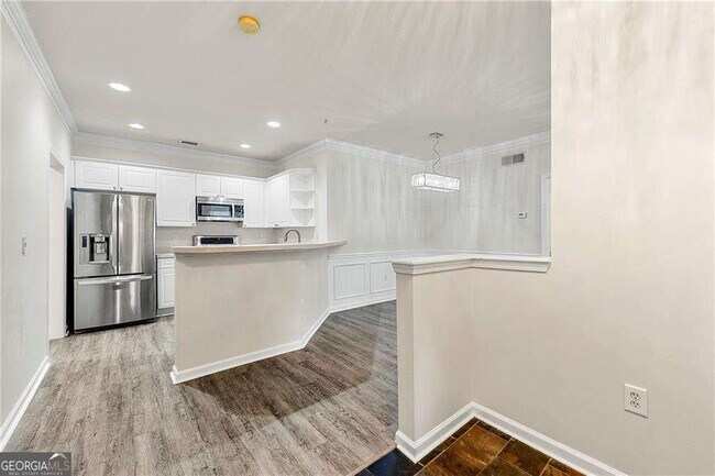 Building Photo - 2400 Cumberland Pkwy SE