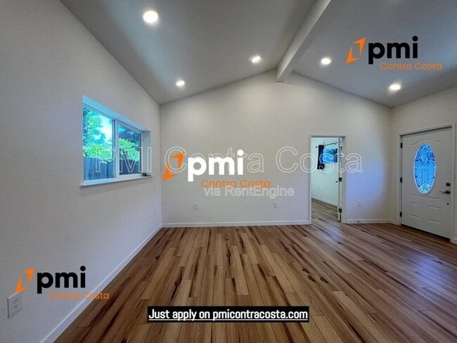 Building Photo - 1173 Las Juntas Way