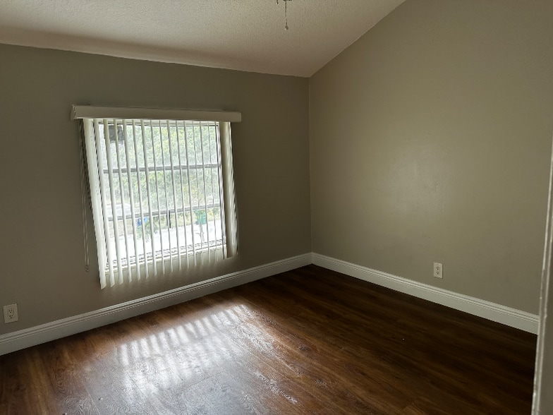 Building Photo - 10515 NW 37th St