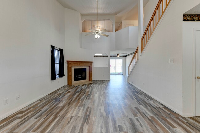 Building Photo - 4201 Thunder Creek Dr