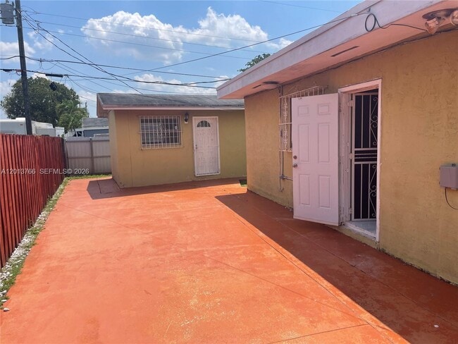 Building Photo - 4115 SW 108th Ave