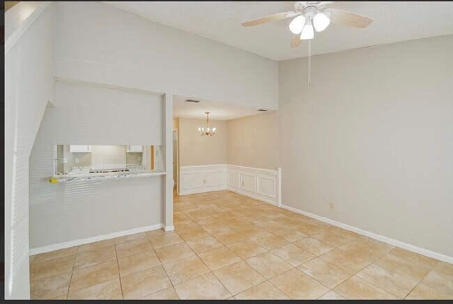 Building Photo - Fully renovated 3 BR/ 2 BA townhome off of Capital Park Circle