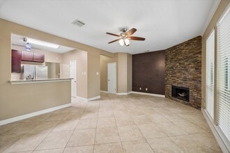 Building Photo - 9 E Willowood Ct
