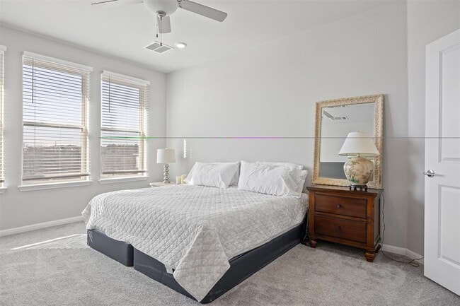 Building Photo - 1020 Vista View Dr